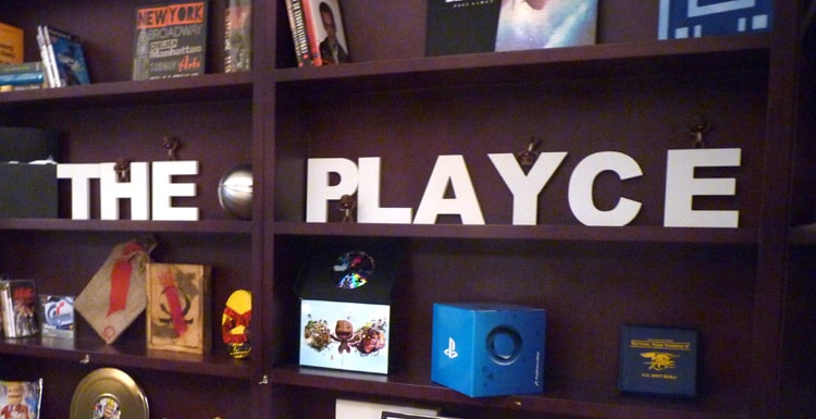 A Playstation 4 no “The Playce”